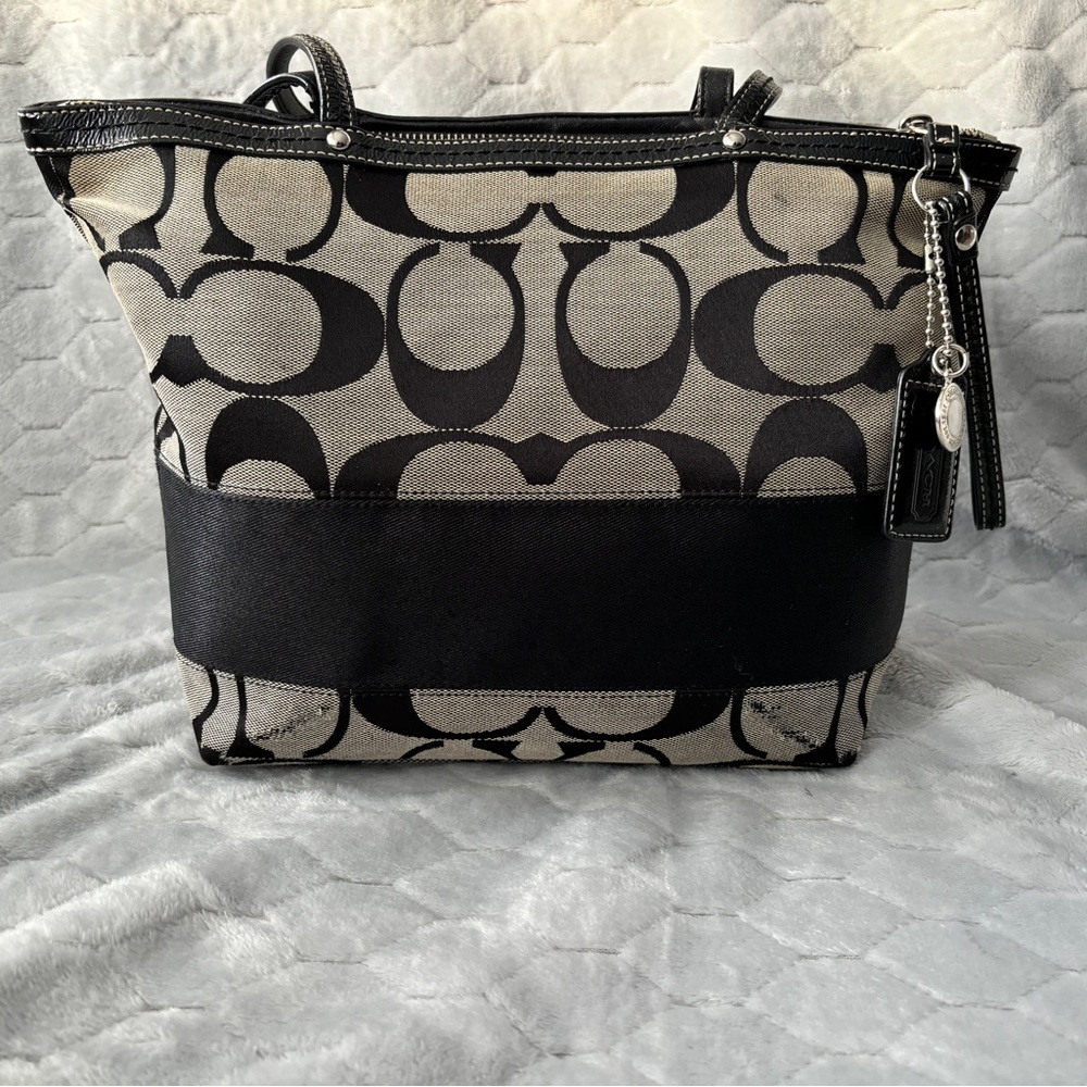 Coach- Vintage Luxury Canvas Stripe Tote